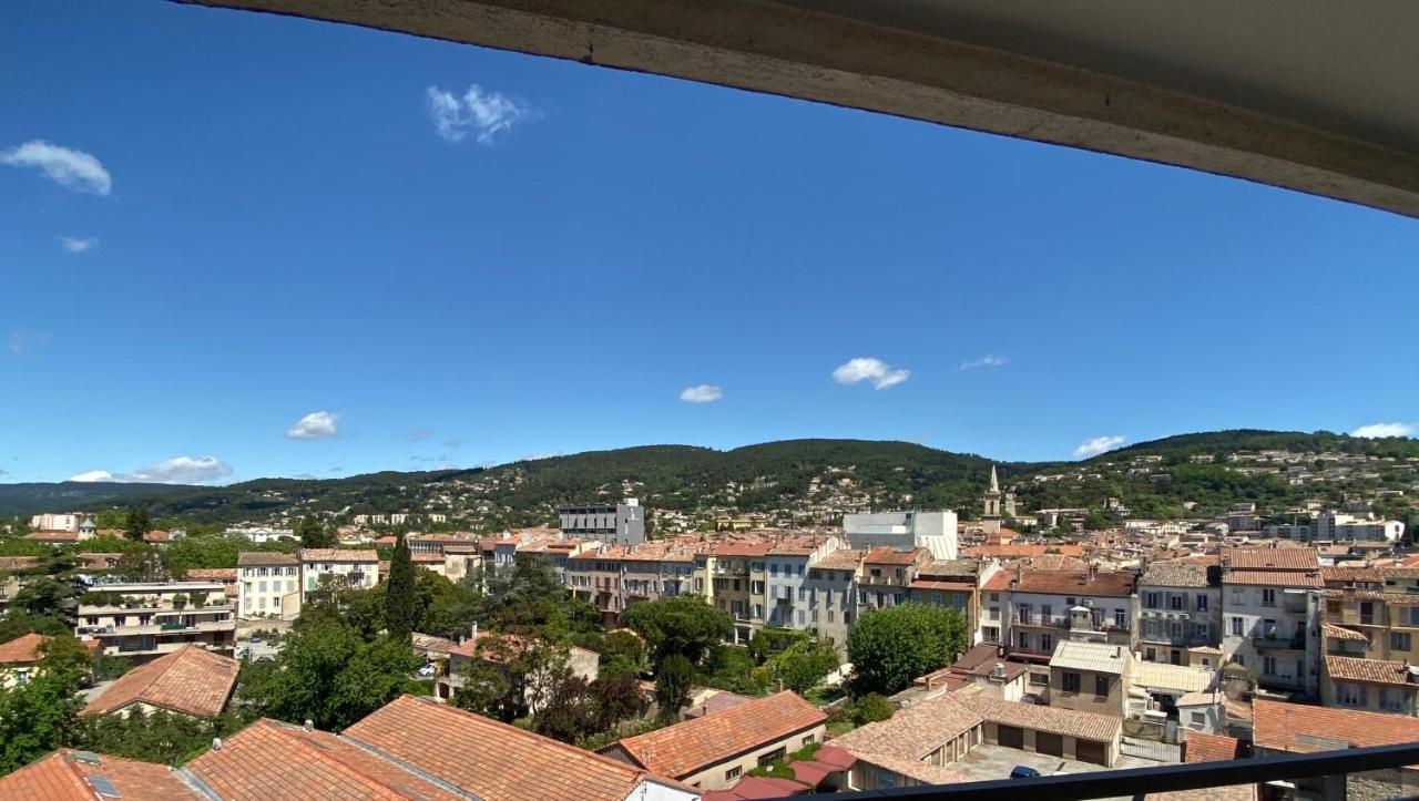 Au 5eme Ciel Apartment *